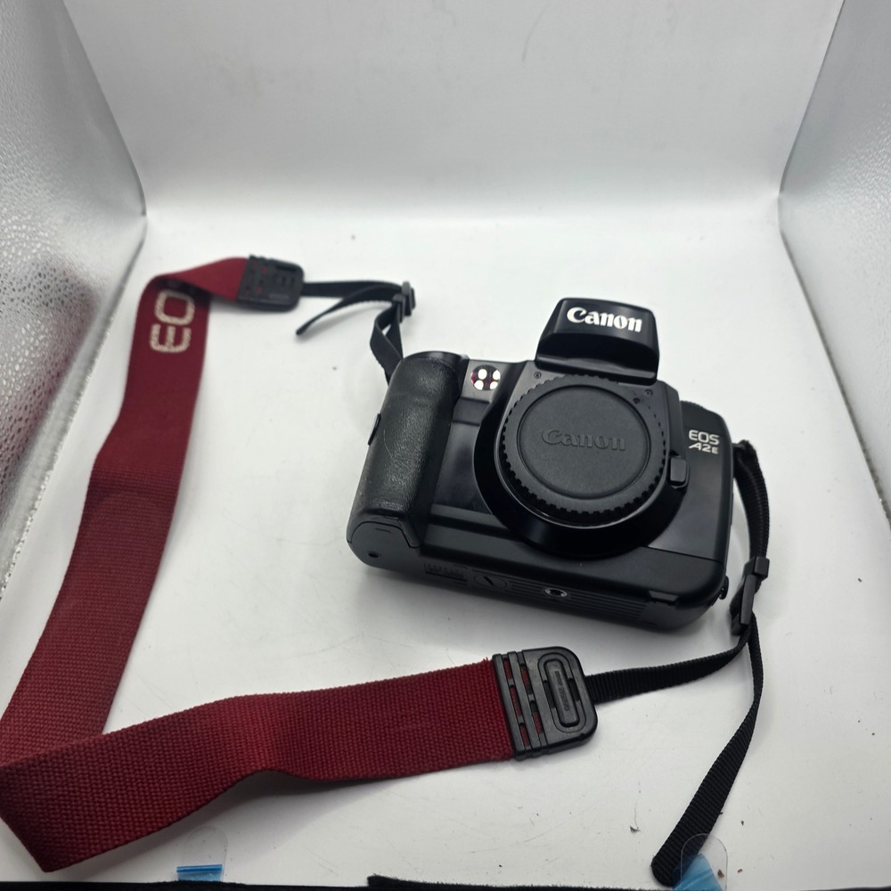 Canon EOS A2E 35mm Film SLR Camera Tokina 35-200mm Lens Tiffen Filter Untested